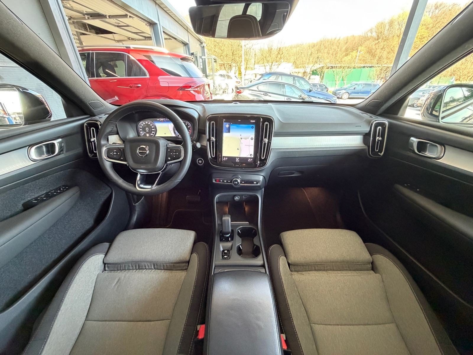 2022 Volvo XC40 — fotografija 8