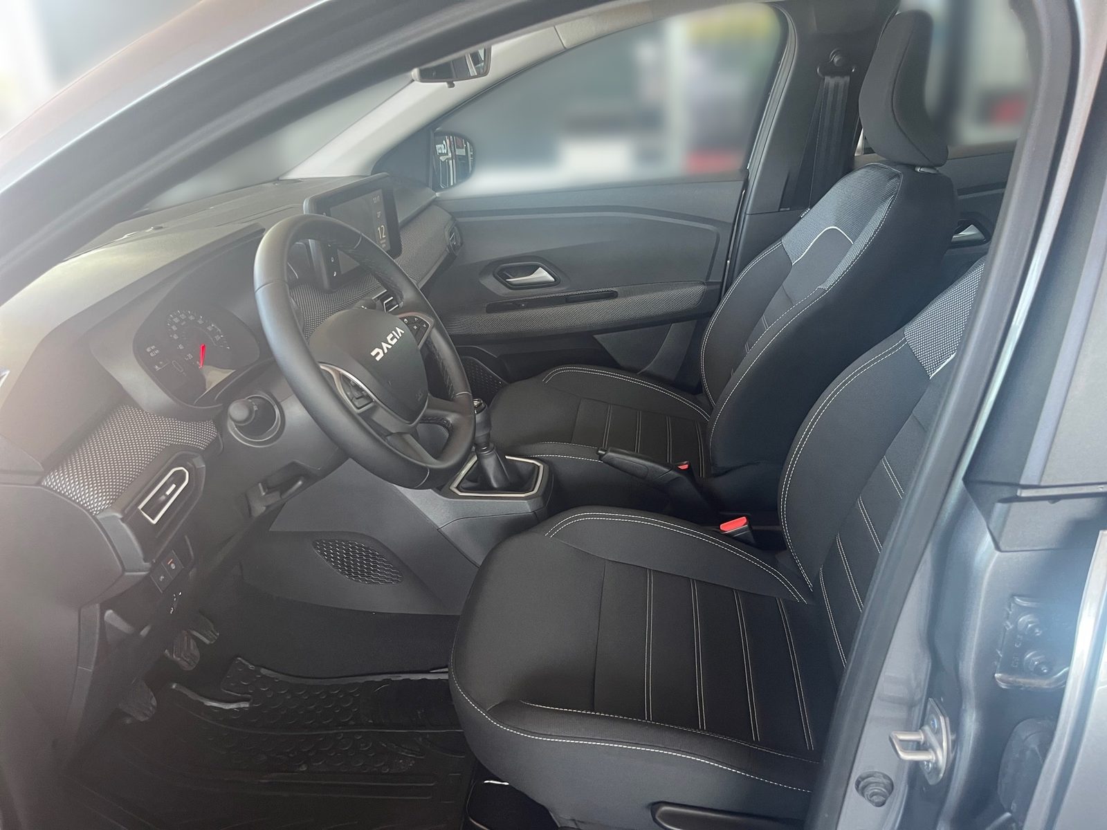 2025 Dacia Sandero — fotografija 14