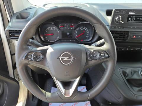 2020 Opel Combo — sličica 9