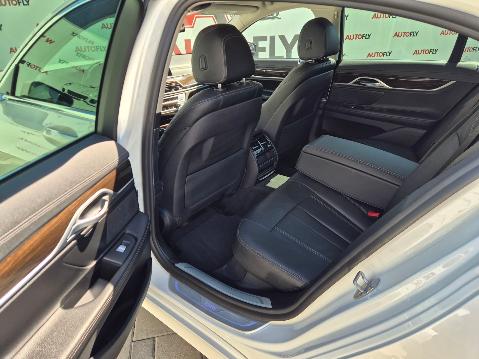 2019 BMW Serija 7 — fotografija 14