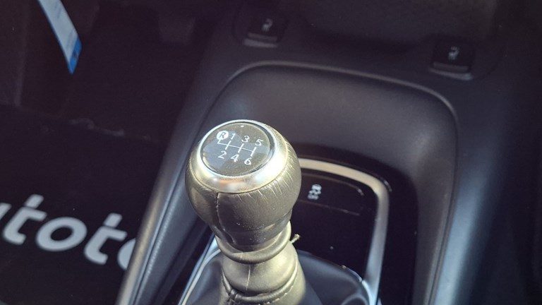2023 Toyota Corolla — fotografija 14