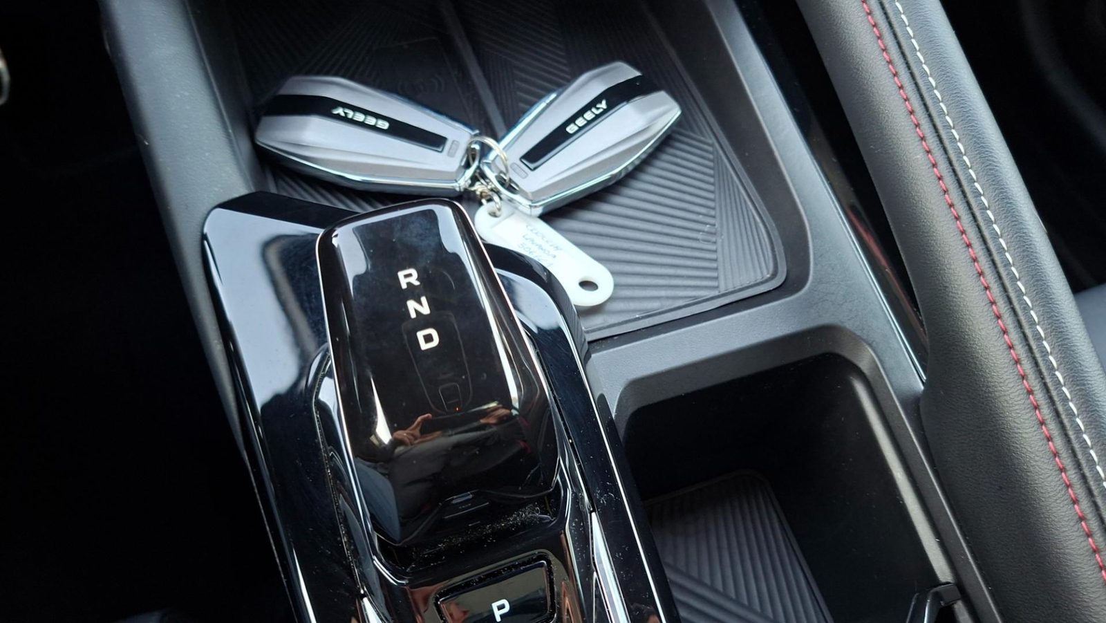2024 Geely Coolray — fotografija 16