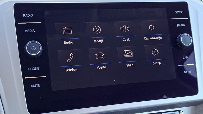 2019 Volkswagen Passat — fotografija 11