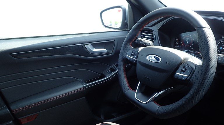 2025 Ford Kuga — fotografija 8
