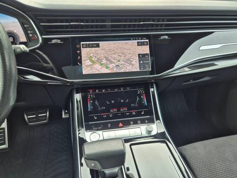2018 Audi Q8 S line — sličica 23