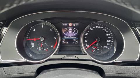 2021 Volkswagen Passat — sličica 18