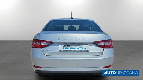 2021 Škoda Superb — sličica 6