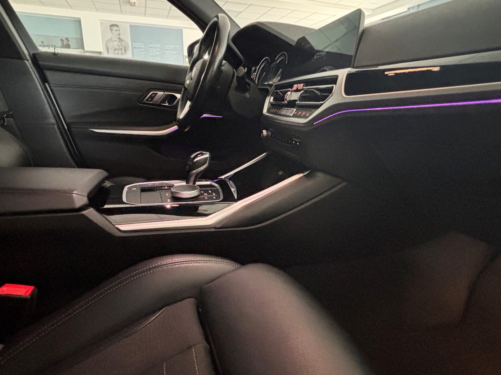 2020 BMW Serija 3 Sport Line — fotografija 14