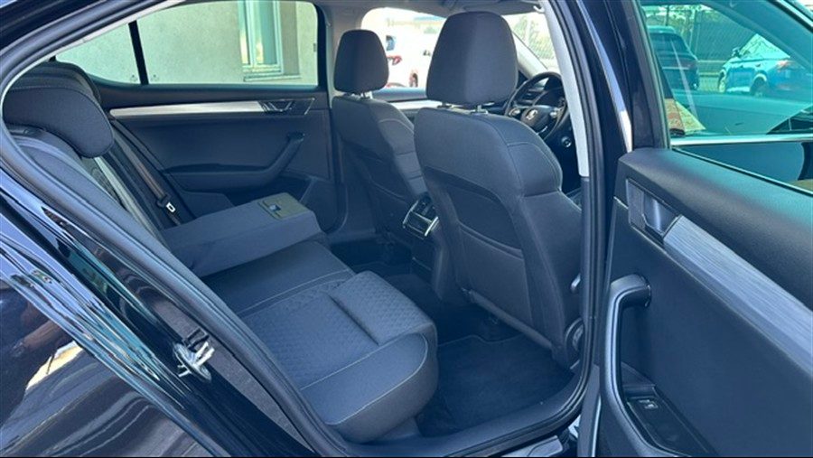2022 Škoda Superb — fotografija 21