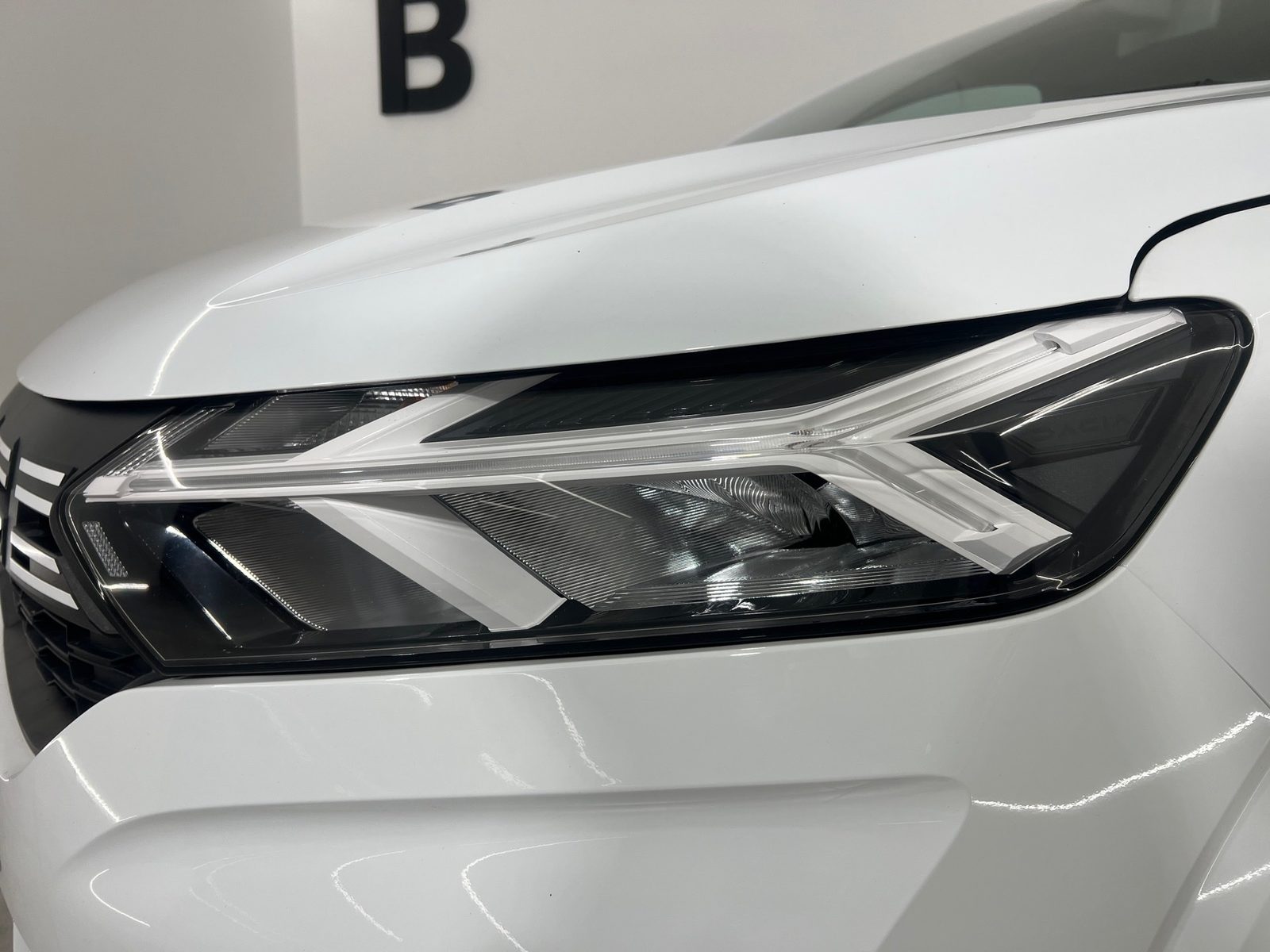2023 Dacia Sandero — fotografija 9