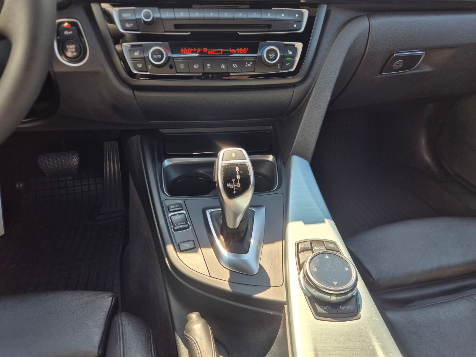 2015 BMW Serija 4 M Sport — fotografija 20