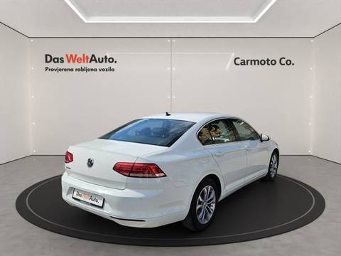 2019 Volkswagen Passat — sličica 5