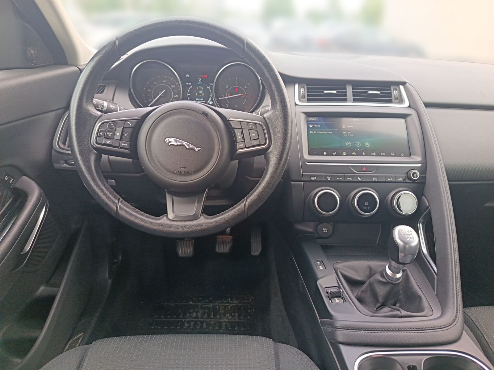 2019 Jaguar E-Pace — fotografija 17