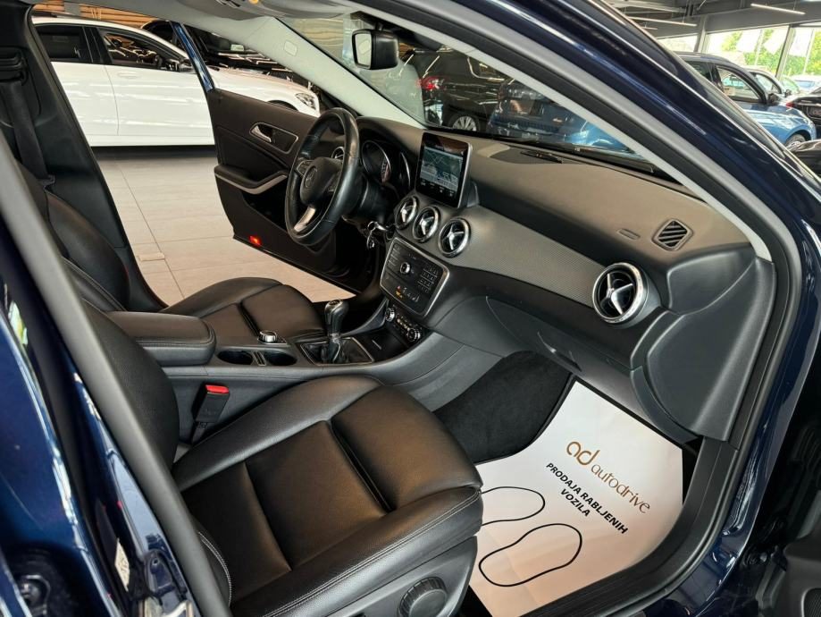 2017 Mercedes-Benz GLA — fotografija 13