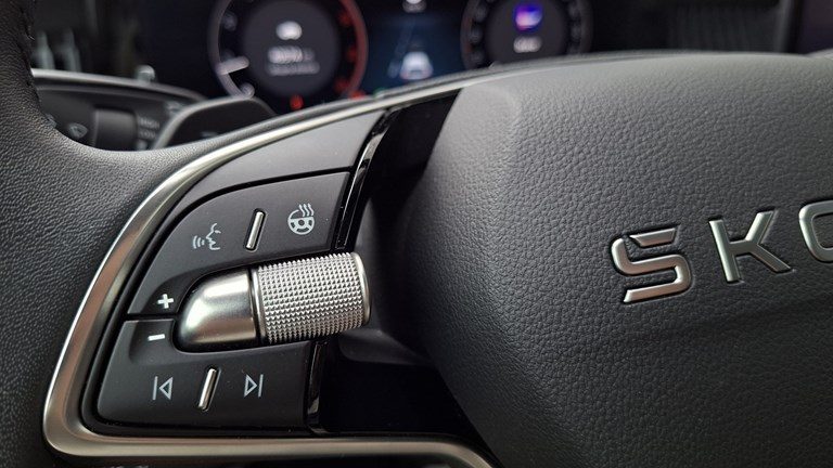 2025 Škoda Superb — fotografija 17