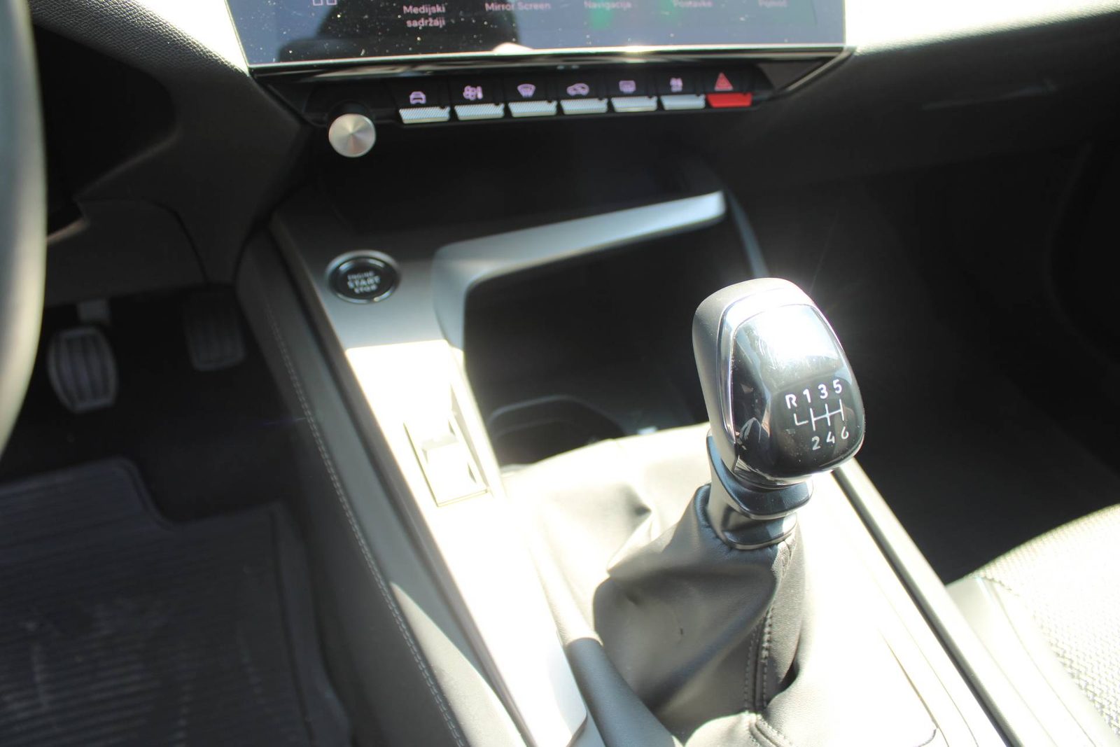 2023 Peugeot 308 — fotografija 18