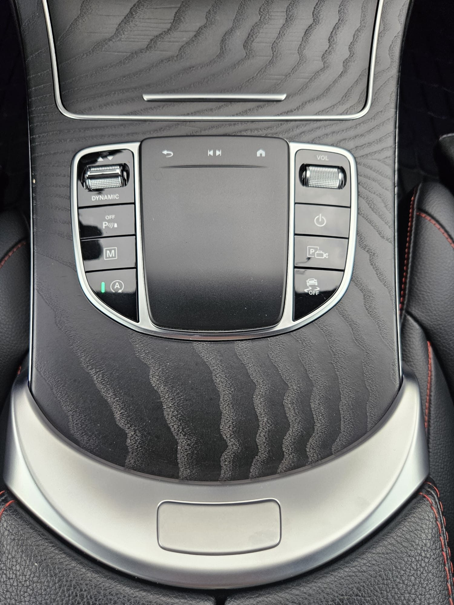 2022 Mercedes-Benz GLC — fotografija 28