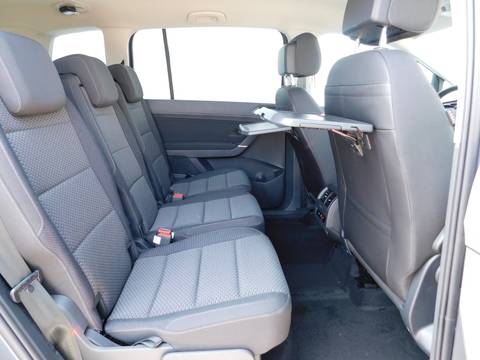 2025 Volkswagen Touran R-Line — sličica 13