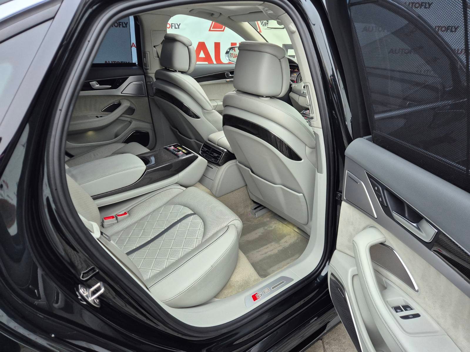 2012 Audi S8 — fotografija 15