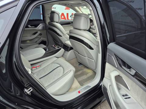 2012 Audi S8 — sličica 15