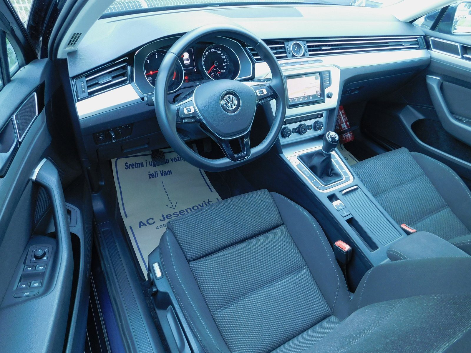 2016 Volkswagen Passat — fotografija 9