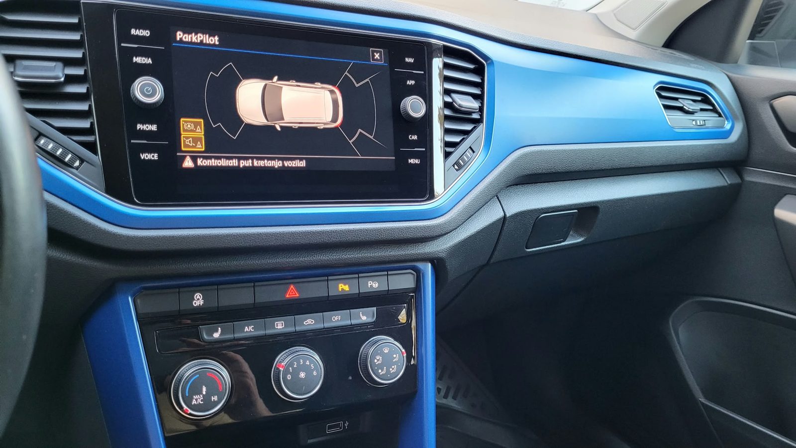 2019 Volkswagen T-Roc — fotografija 15