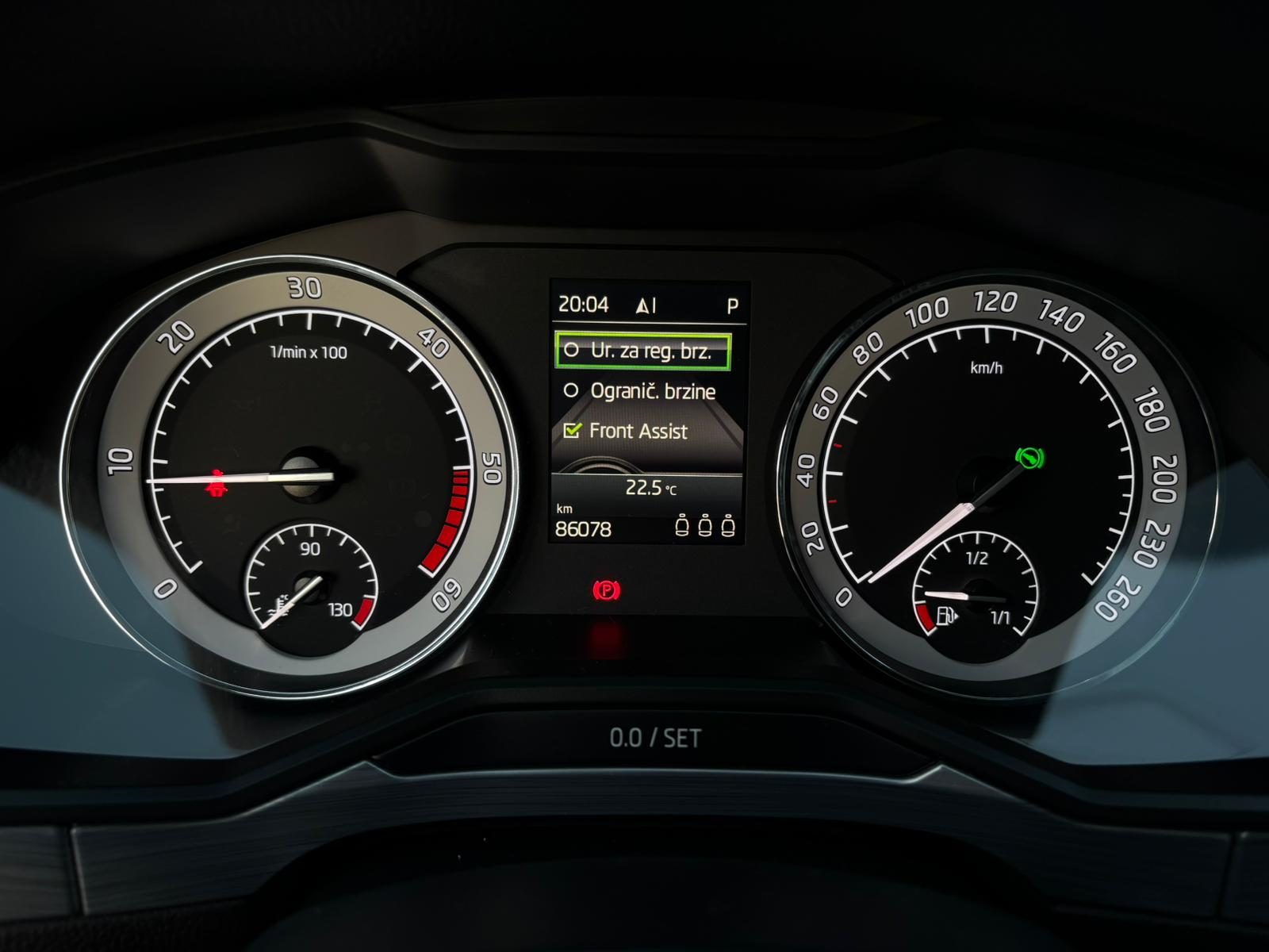 2021 Škoda Superb — fotografija 17