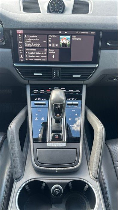 2020 Porsche Cayenne — fotografija 12