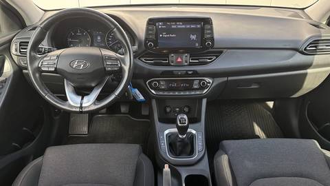 2022 Hyundai i30 — sličica 4