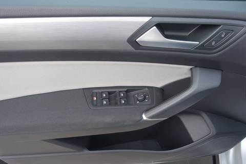 2024 Volkswagen Touran R-Line — sličica 16