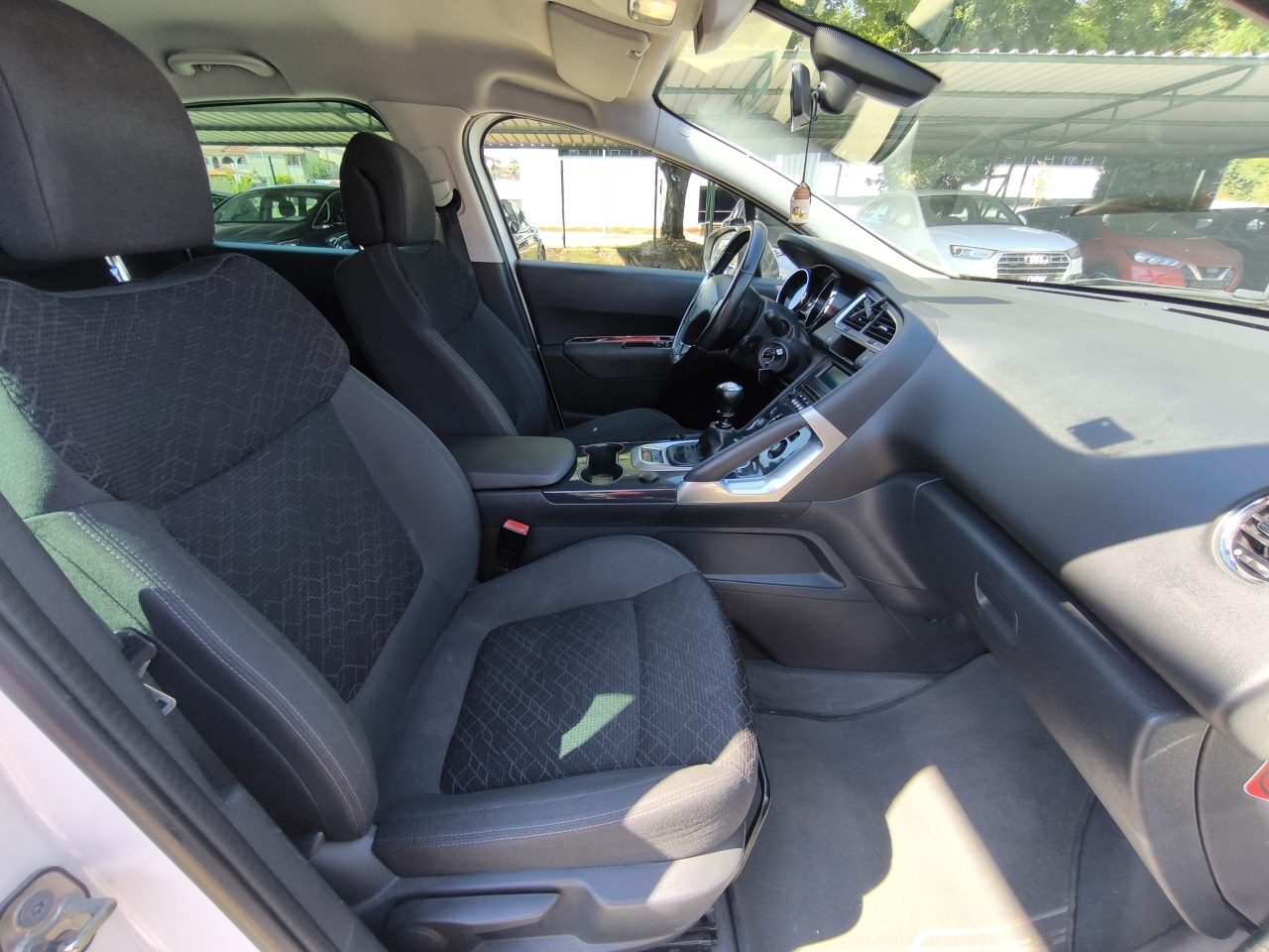 2016 Peugeot 3008 — fotografija 11