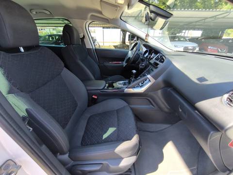 2016 Peugeot 3008 — sličica 11