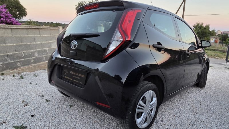 2022 Toyota Aygo — fotografija 12