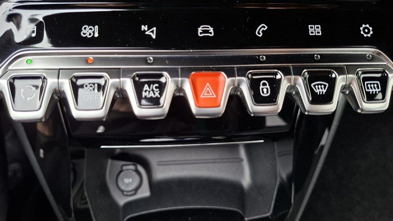 2022 Peugeot 2008 — fotografija 11