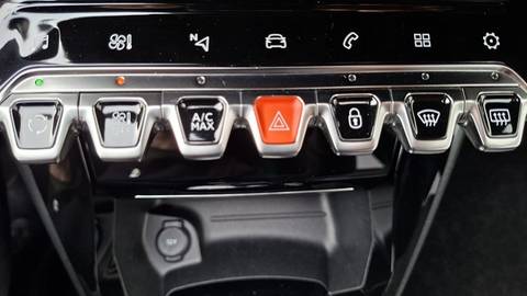 2022 Peugeot 2008 — sličica 11