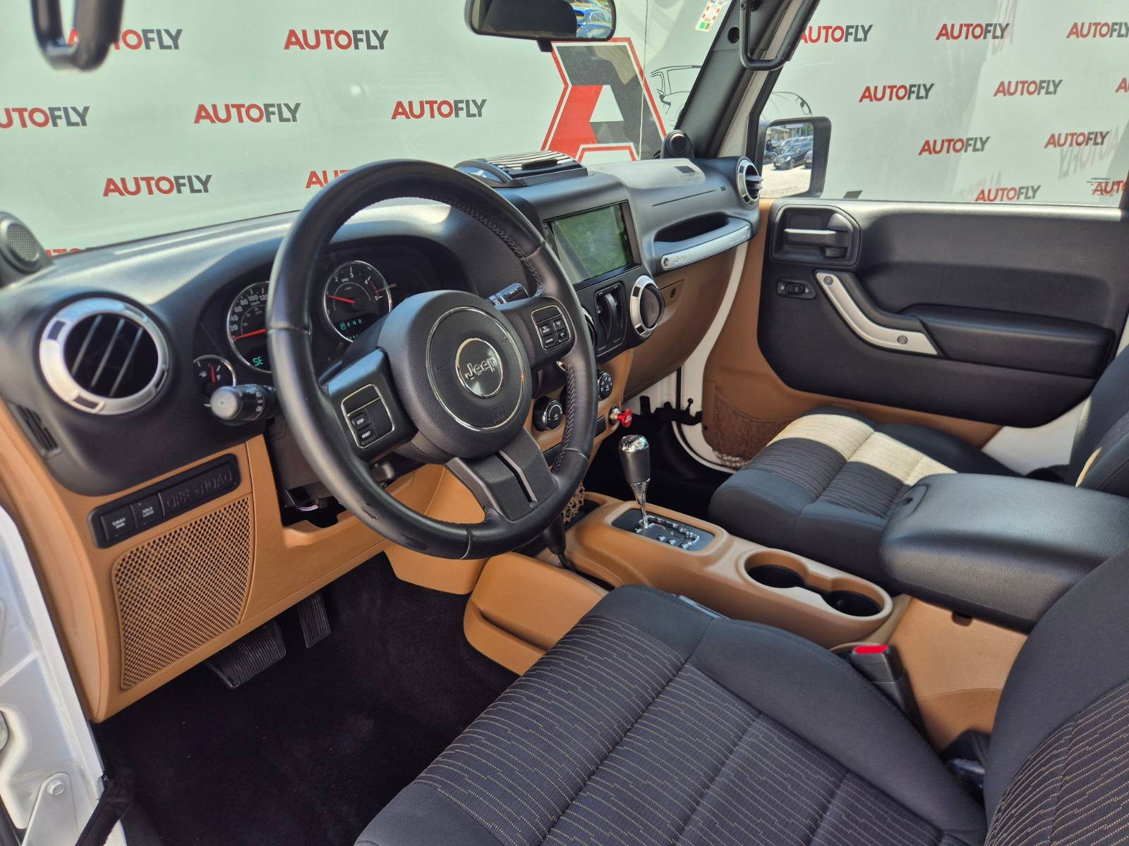 2011 Jeep Wrangler — fotografija 14