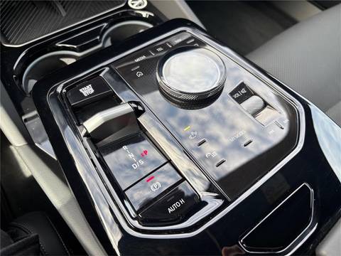 2023 BMW Serija 5 — sličica 15