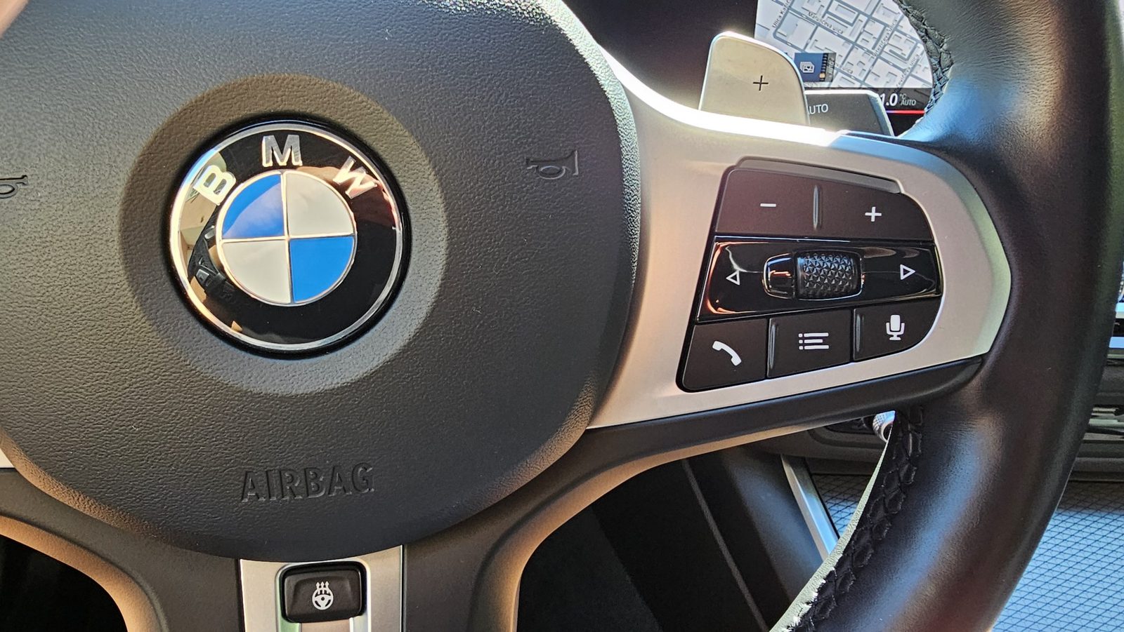2024 BMW Serija 3 M Sport — fotografija 21