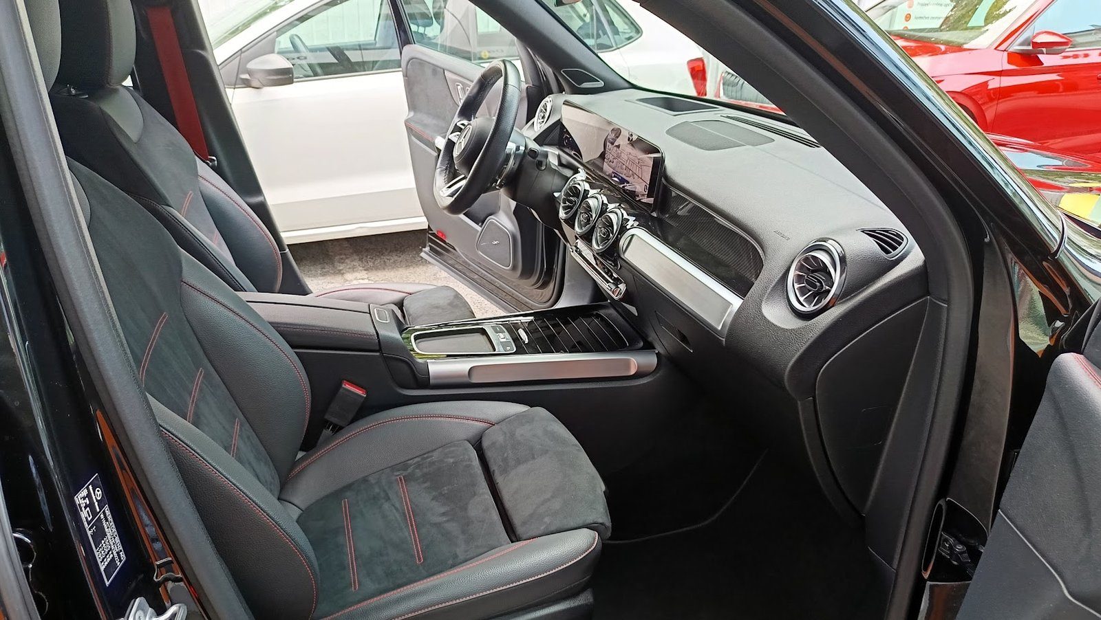 2024 Mercedes-Benz GLB — fotografija 11