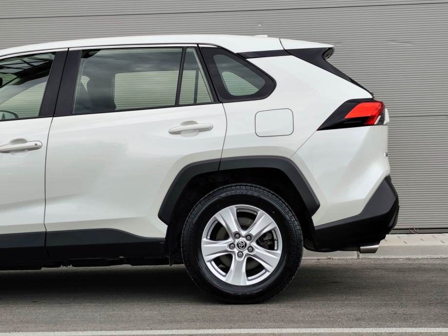 2021 Toyota RAV4 — fotografija 5