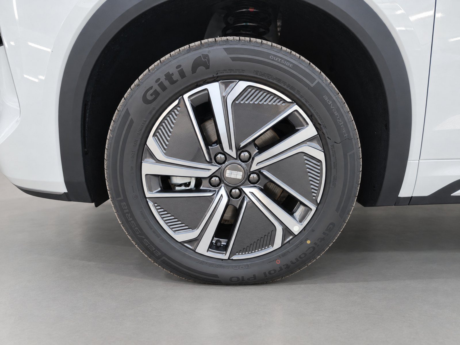 2026 Geely Starray EM-i — fotografija 10