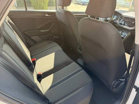 2018 Volkswagen T-Roc — sličica 13