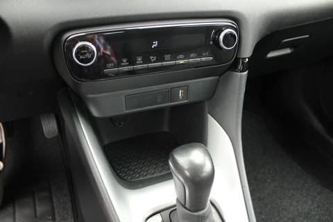 2024 Toyota Yaris — sličica 18
