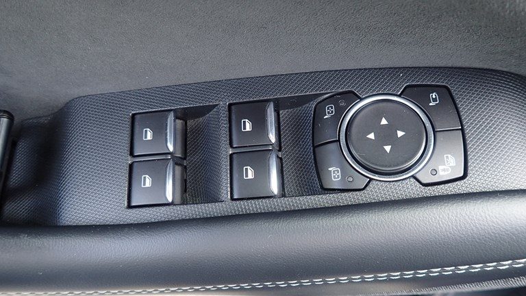 2022 Ford Mustang — fotografija 17