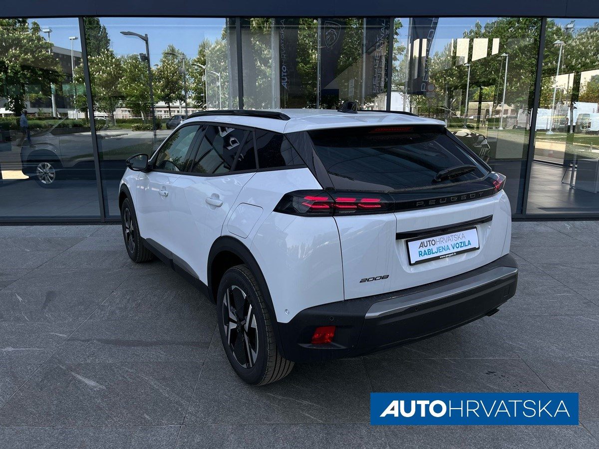 2025 Peugeot 2008 — fotografija 3