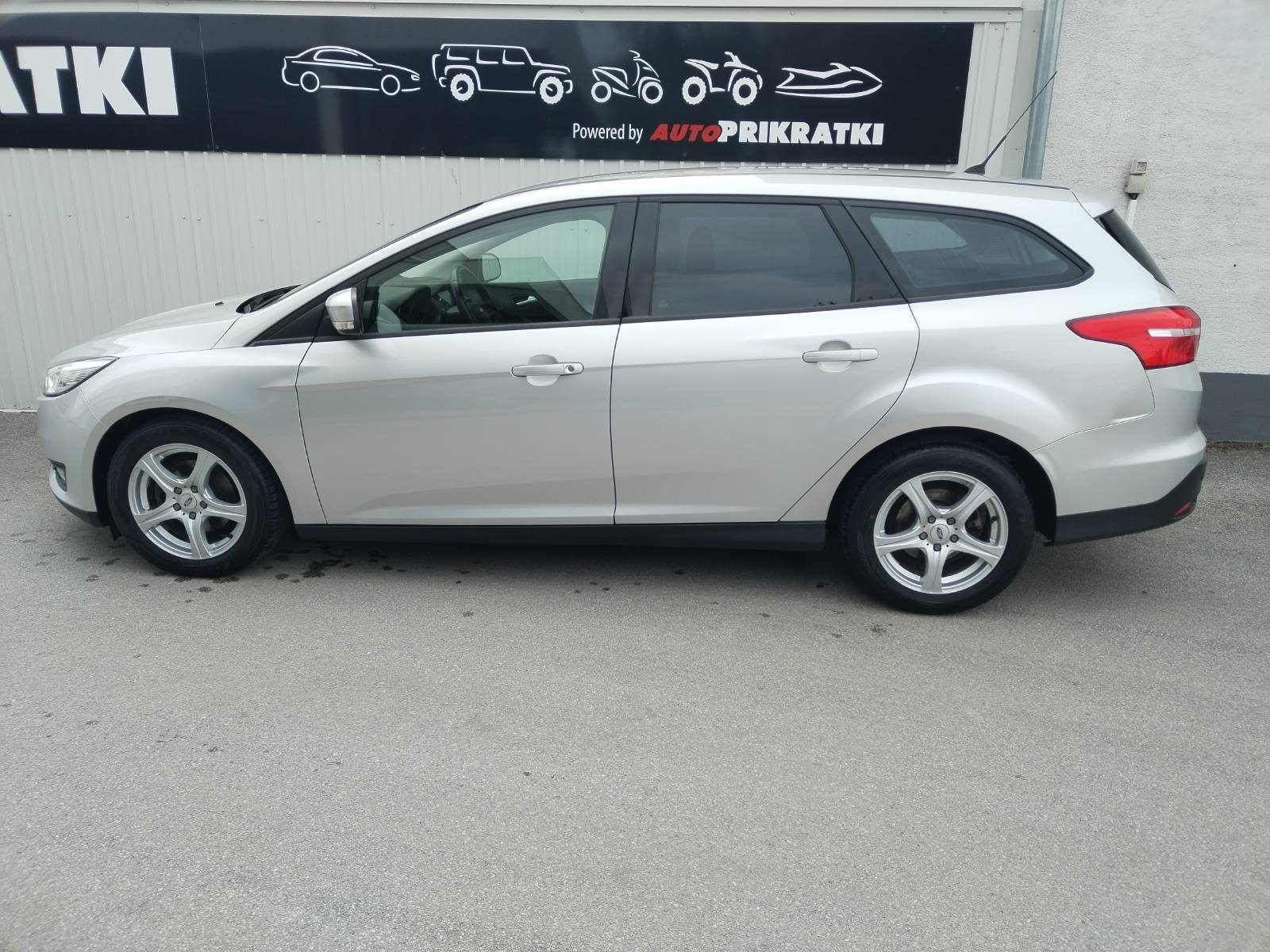 2015 Ford Focus karavan — fotografija 3