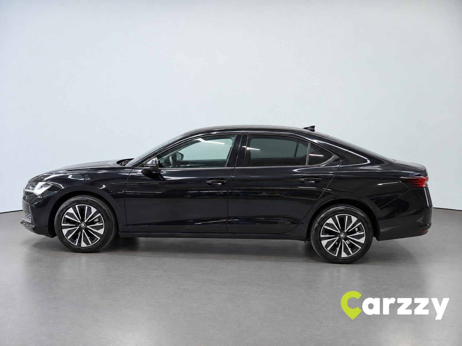 2025 Škoda Superb — fotografija 8