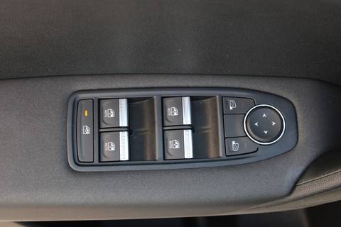 2025 Renault Captur — sličica 12