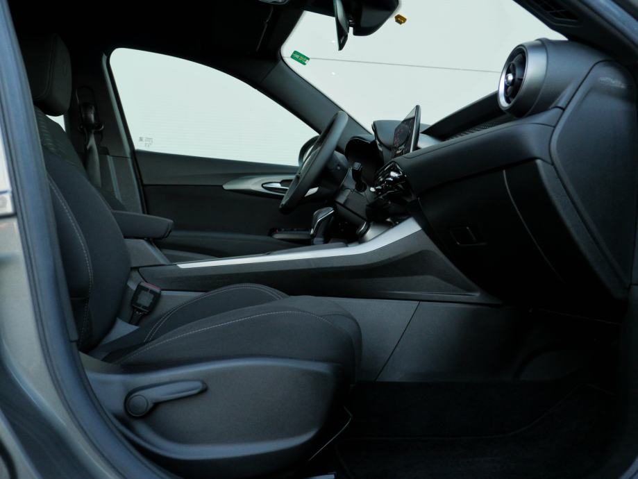 2023 Alfa Romeo Tonale — fotografija 21