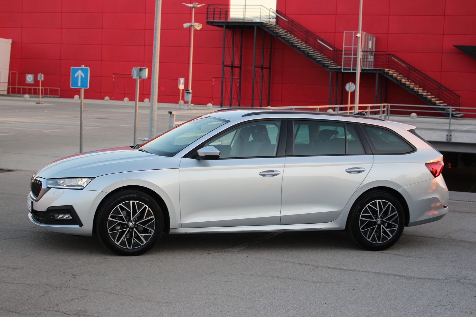 2023 Škoda Octavia — fotografija 16